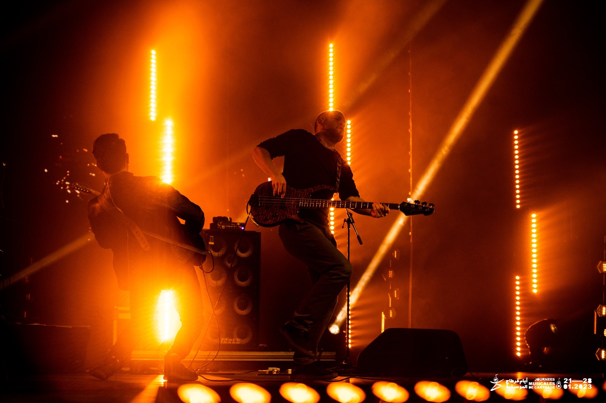 في أول أيام قرطاج الموسيقية .. مجموعة "جدل"  الأردنية تُمتع شباب تونس في سهرة صاخبة بموسيقى "الروك العربي"